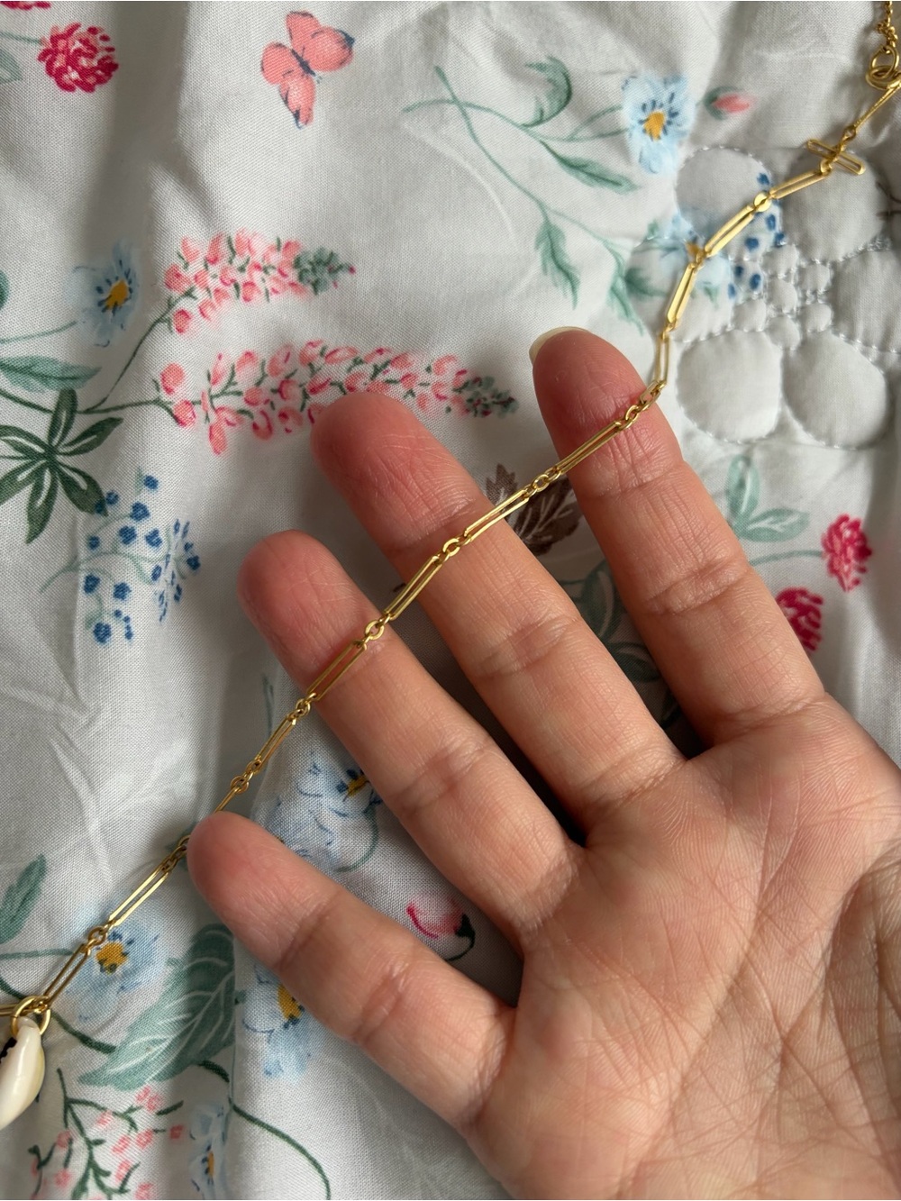 Madewell Gold Shell Pendant Necklace - Picture 6 of 8